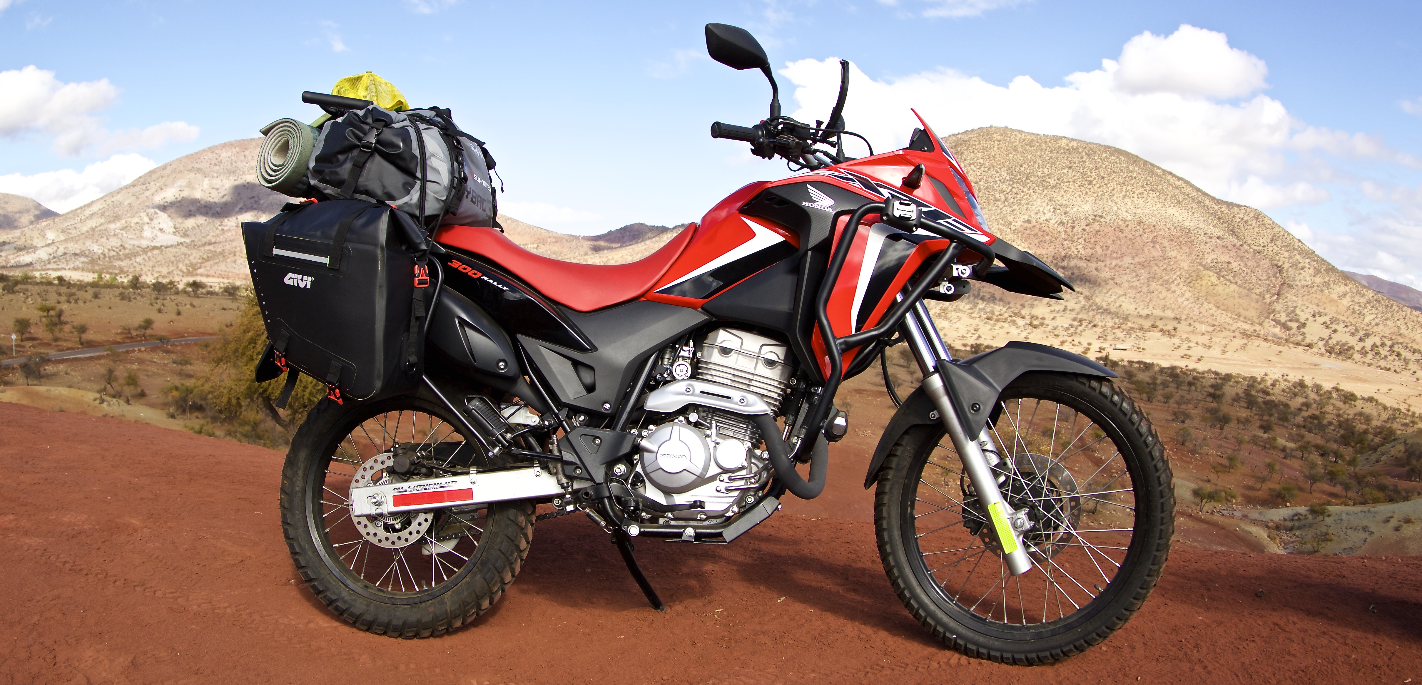 Honda XRE 300 en acción